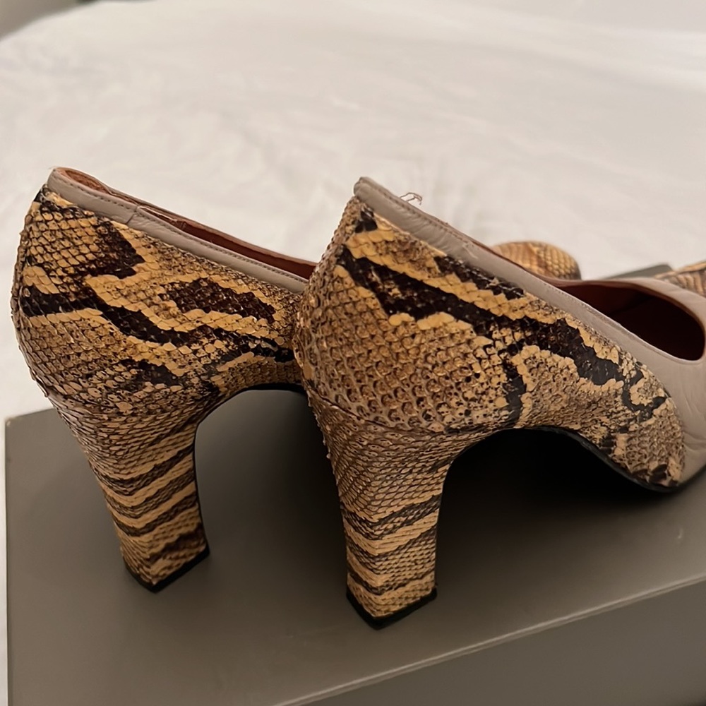 Heels Pumps - image 4